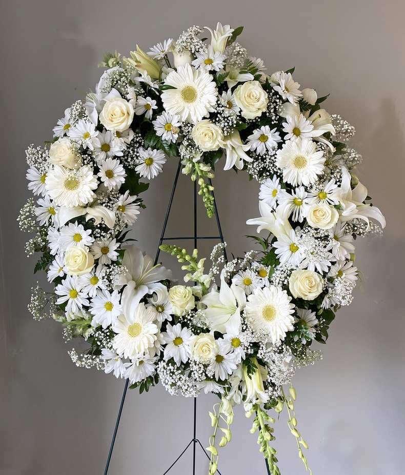 Ivory Elegance Wreath